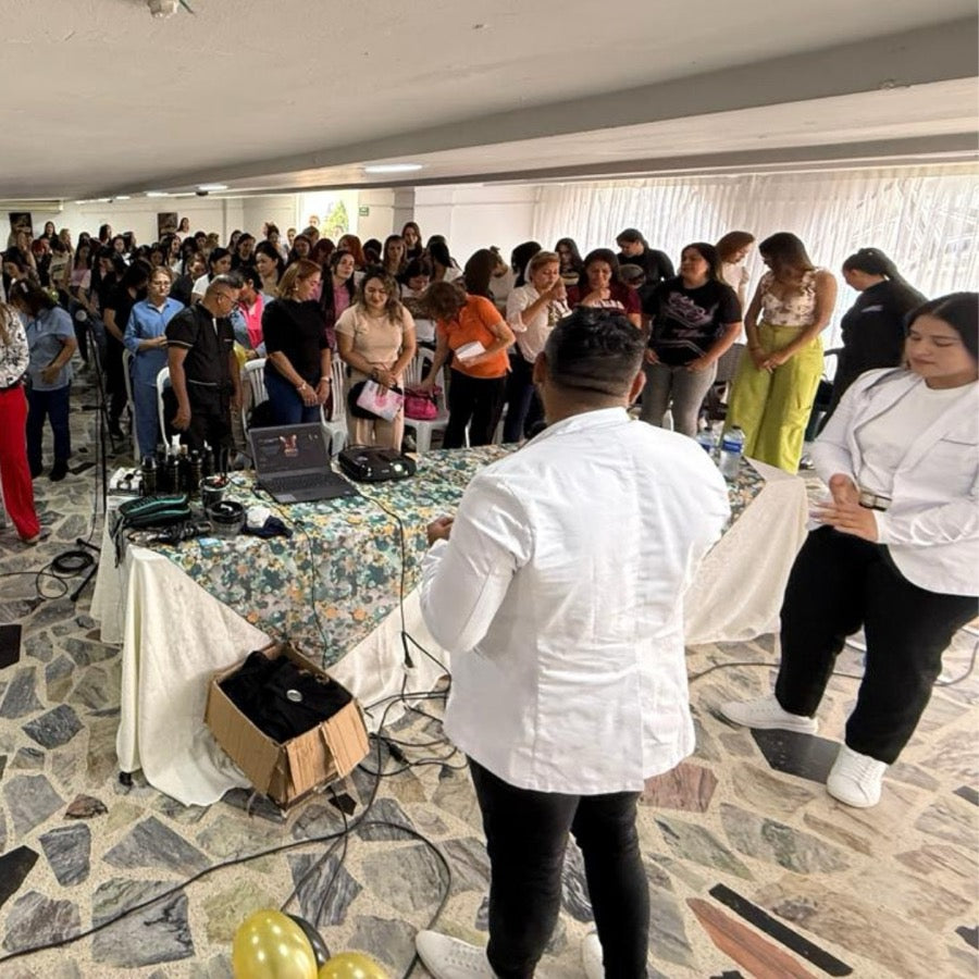 Expo Sr. del Botox con estilistas profesionales